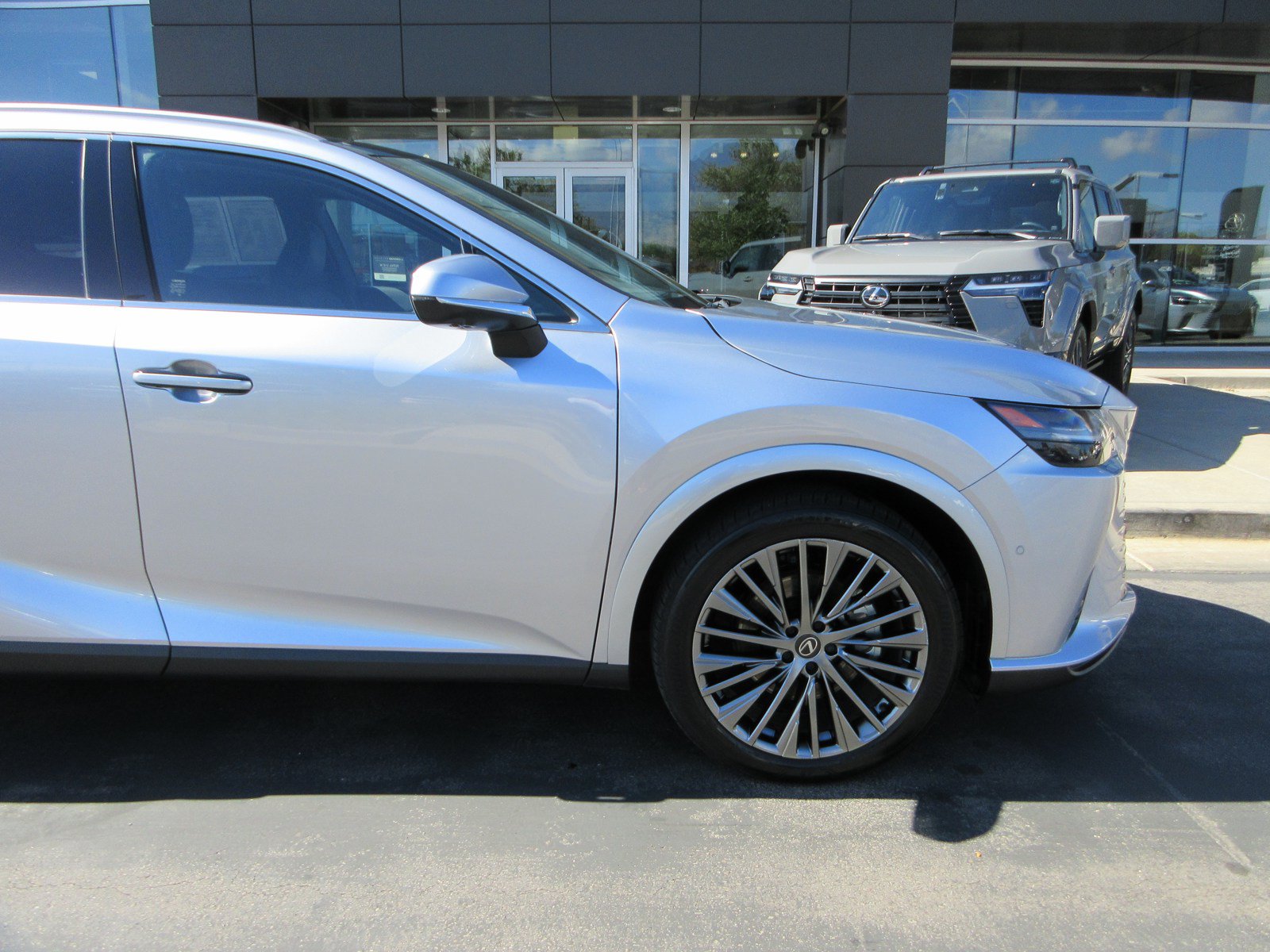 Used 2026 Lexus RX 450h AWD w/ Convenience Package image 12