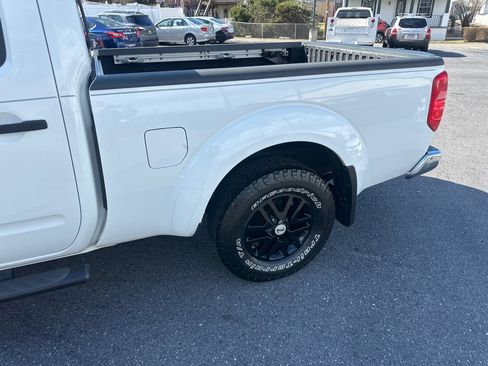 Used 2014 Nissan Frontier SV w/ SV Value Truck Package image 19