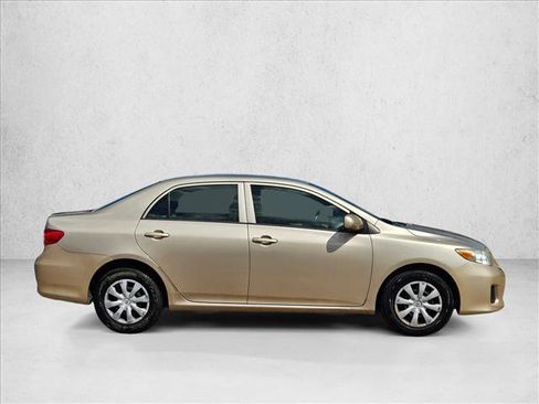 Used 2013 Toyota Corolla L image 3