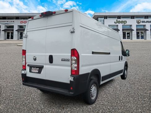 Used 2025 RAM ProMaster 2500 w/ Convenience Group FWD image 8
