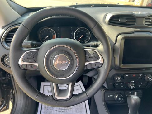 Used 2023 Jeep Renegade Latitude w/ Premium Group AWD/4WD image 13