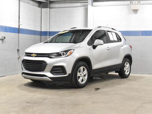 Used 2022 Chevrolet Trax LT w/ LT Convenience Package AWD/4WD image 7