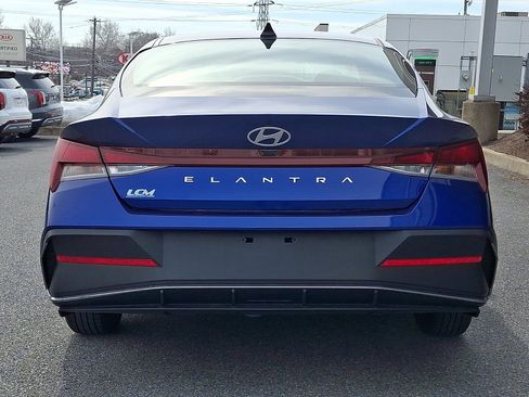 Certified 2024 Hyundai Elantra SE image 6