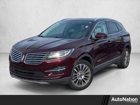 Used 2017 Lincoln MKC Reserve image 1