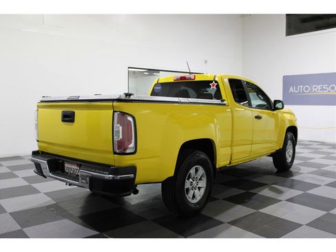 Used 2020 GMC Canyon W/T w/ Convenience Package image 4