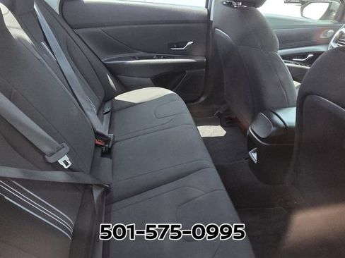 Used 2024 Hyundai Elantra Blue FWD image 10