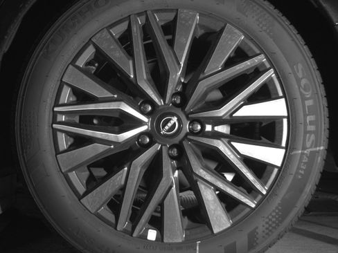 Used 2026 Nissan Altima 2.5 SV FWD image 17