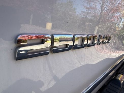 Used 2018 GMC Sierra 2500 SLT w/ Suspension Package, Off-Road image 9