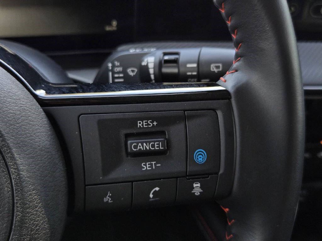Certified 2025 Nissan Kicks SR AWD/4WD image 26