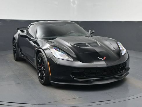 Used 2015 Chevrolet Corvette Z06 w/ 3LZ Preferred Equipment Group RWD image 21
