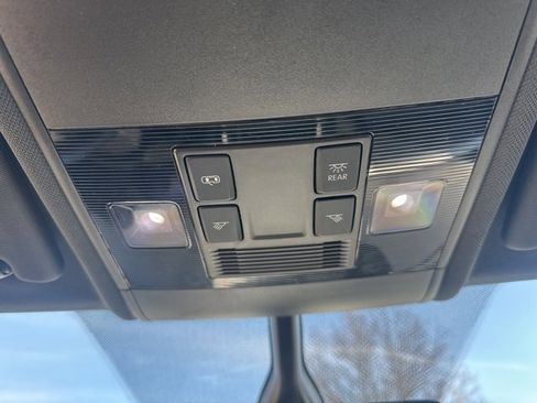 Used 2023 Volkswagen Atlas Cross Sport SE image 26