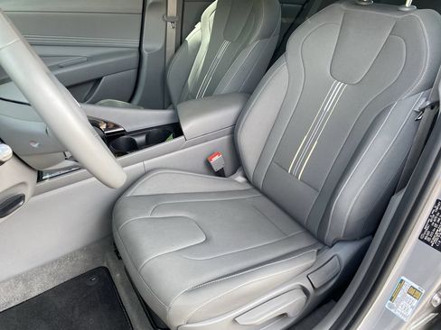 Used 2026 Hyundai Elantra SEL FWD image 11