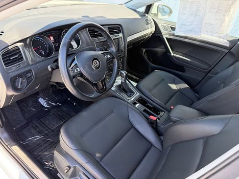 Used 2016 Volkswagen e-Golf SEL Premium image 2