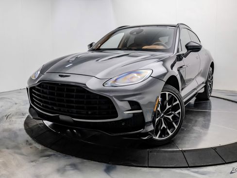 Used 2023 Aston Martin DBX 707 image 3