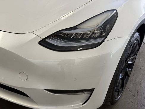 Used 2021 Tesla Model Y Long Range AWD/4WD image 31