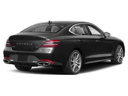 Used 2022 Genesis G70 3.3T image 2