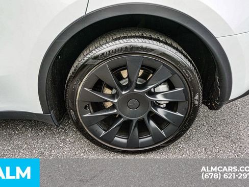 Used 2023 Tesla Model Y Long Range AWD/4WD image 17