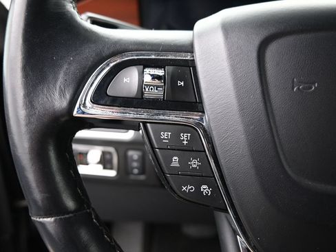 Used 2024 Lincoln Navigator Premiere AWD/4WD image 21