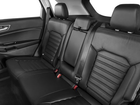 Used 2017 Ford Edge Titanium w/ Technology Package image 18