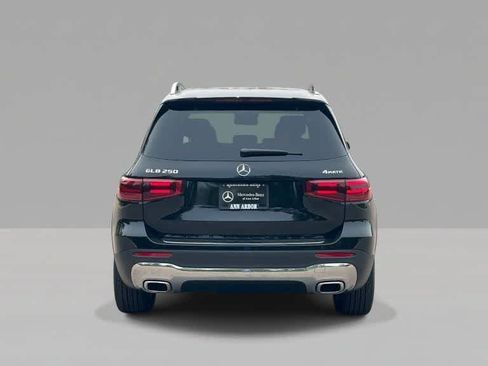 Used 2026 Mercedes-Benz GLB 250 4MATIC image 7