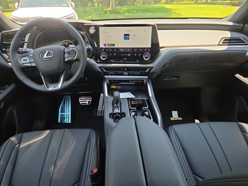 New 2026 Lexus TX 500h AWD image 11