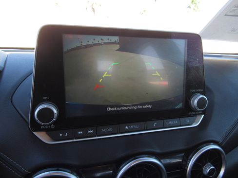 Used 2022 Nissan Sentra SV image 18