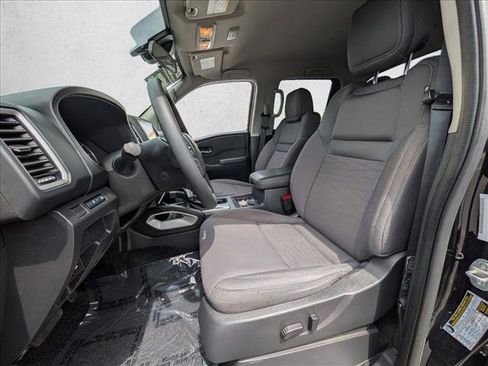 Used 2024 Nissan Frontier SV w/ Technology Package AWD/4WD image 18