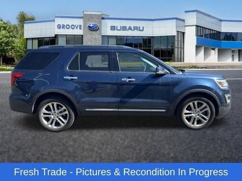 Used 2017 Ford Explorer Limited w/ Equipment Group 301A AWD/4WD image 7