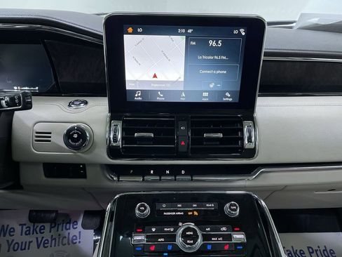 Used 2018 Lincoln Navigator L Reserve w/ Technology Package image 21