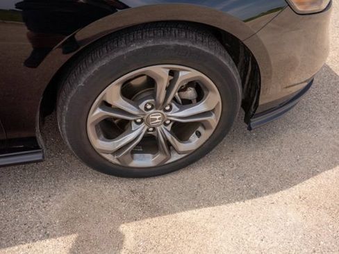 Used 2024 Honda Accord EX image 9