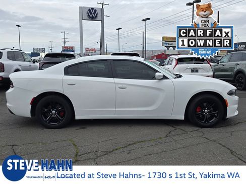 Used 2021 Dodge Charger SXT w/ Driver Convenience Group image 6