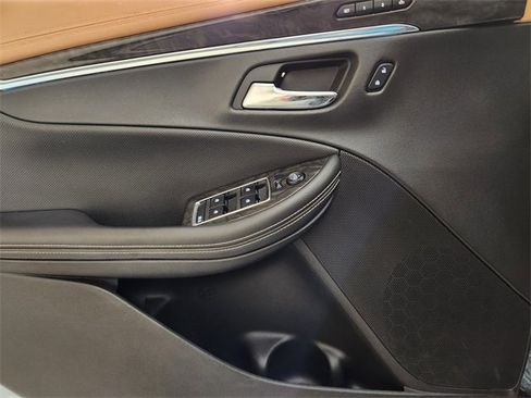 Used 2015 Chevrolet Impala LTZ image 24