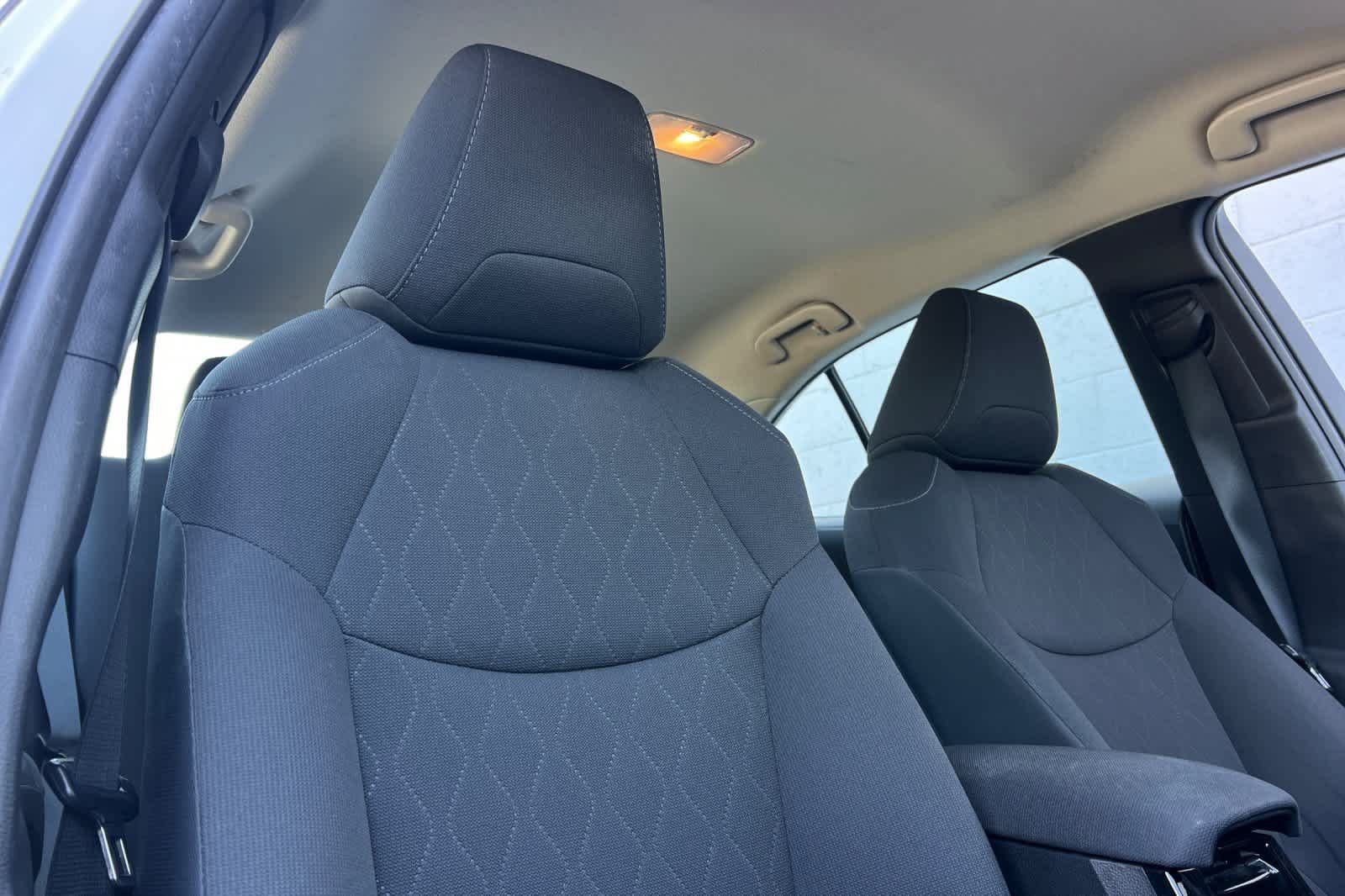 Used 2020 Toyota Corolla LE FWD image 18