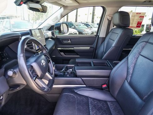 Used 2024 Toyota Tundra Limited AWD/4WD image 17
