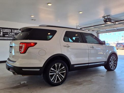 Used 2019 Ford Explorer Platinum AWD/4WD image 3