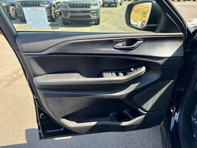 New 2026 Jeep Grand Cherokee L 4WD image 9