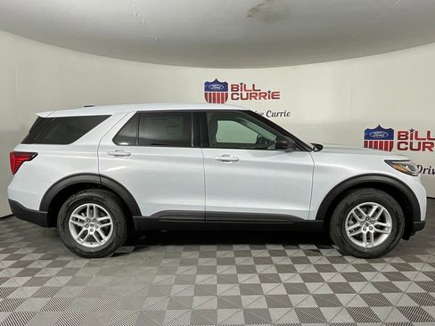 New 2026 Ford Explorer Active RWD image 2