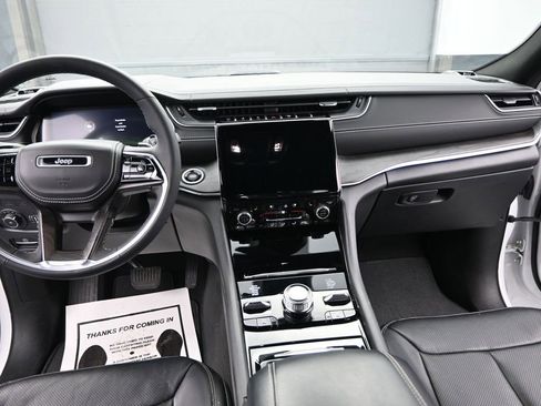 Used 2022 Jeep Grand Cherokee Overland image 29