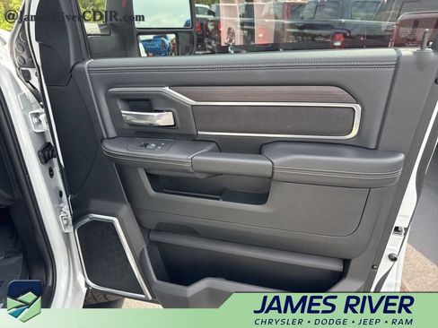 Used 2025 RAM 3500 Laramie w/ Sport Appearance Package AWD/4WD image 31