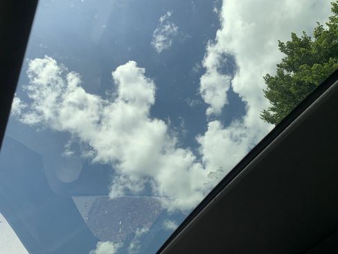 Used 2025 BMW X1 xDrive28i w/ Premium Package image 31