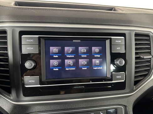 Used 2022 Volkswagen Atlas Cross Sport SE AWD/4WD image 17