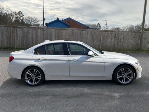 Used 2018 BMW 330i Sedan w/ Premium Package RWD image 4