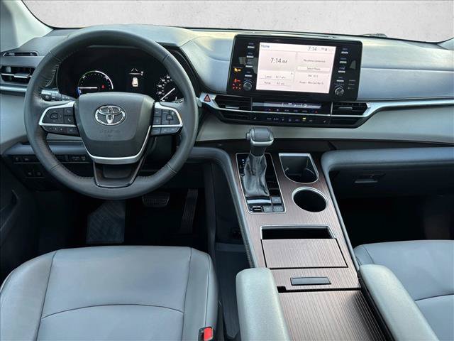 Used 2022 Toyota Sienna XLE AWD/4WD image 12