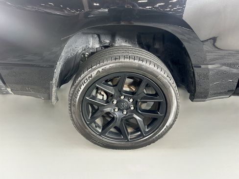 Used 2023 RAM 1500 Laramie AWD/4WD image 11