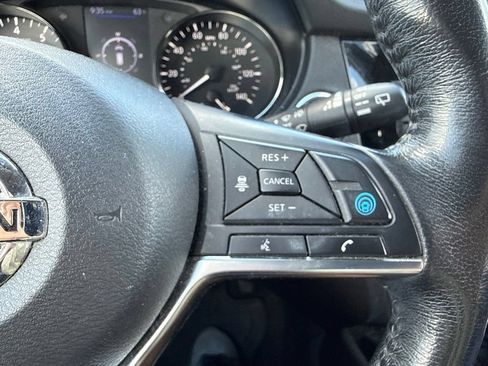 Used 2019 Nissan Rogue SV w/ Premium Package AWD/4WD image 21