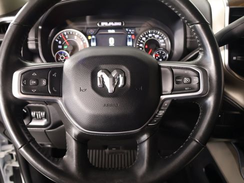 Used 2024 RAM 2500 Laramie AWD/4WD image 3