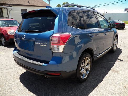 Used 2017 Subaru Forester 2.5i Touring AWD/4WD image 4