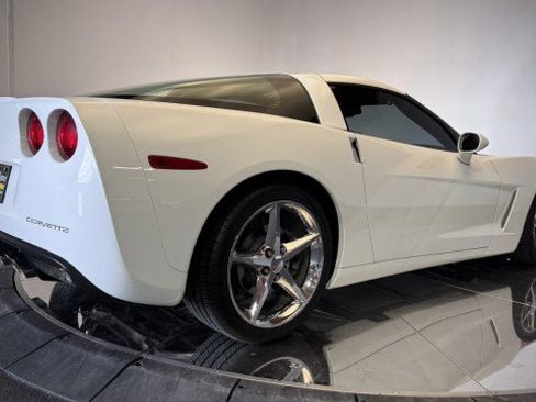 Used 2011 Chevrolet Corvette Coupe w/ Preferred Equipment Group RWD image 26