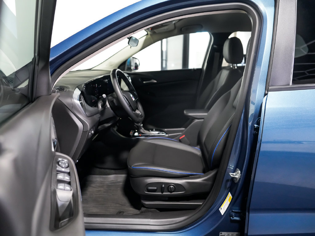 Used 2025 Buick Encore GX Sport Touring w/ Comfort Package AWD/4WD image 30