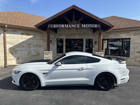 Used 2015 Ford Mustang GT RWD image 2